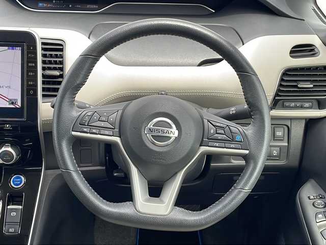 日産 セレナ e－パワー ハイウェイスター V 三重県 2019(令1)年 3.8万km ダイヤモンドブラック 純正ナビ/全周囲カメラ/クルーズコントロール/フリップダウンモニター/両側パワースライドドア/横滑り防止/ビルトインETC/ドライブレコーダー/LEDヘッドライト/オートライト/ウィンカーミラー/純正15インチアルミホイール/プッシュスタート/スマートキー/純正フロアマット/スペアキー/パーキングアシスト/電動格納ミラー/禁煙車/取扱説明書/保証書