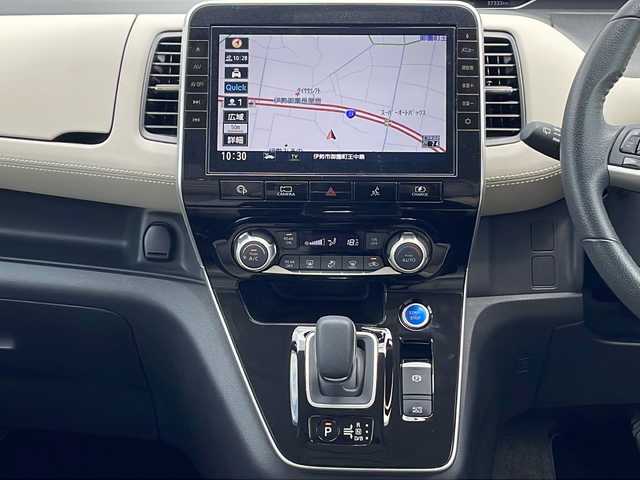 日産 セレナ e－パワー ハイウェイスター V 三重県 2019(令1)年 3.8万km ダイヤモンドブラック 純正ナビ/全周囲カメラ/クルーズコントロール/フリップダウンモニター/両側パワースライドドア/横滑り防止/ビルトインETC/ドライブレコーダー/LEDヘッドライト/オートライト/ウィンカーミラー/純正15インチアルミホイール/プッシュスタート/スマートキー/純正フロアマット/スペアキー/パーキングアシスト/電動格納ミラー/禁煙車/取扱説明書/保証書
