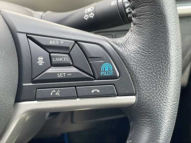 日産 セレナ e－パワー ハイウェイスター V 三重県 2019(令1)年 3.8万km ダイヤモンドブラック 純正ナビ/全周囲カメラ/クルーズコントロール/フリップダウンモニター/両側パワースライドドア/横滑り防止/ビルトインETC/ドライブレコーダー/LEDヘッドライト/オートライト/ウィンカーミラー/純正15インチアルミホイール/プッシュスタート/スマートキー/純正フロアマット/スペアキー/パーキングアシスト/電動格納ミラー/禁煙車/取扱説明書/保証書