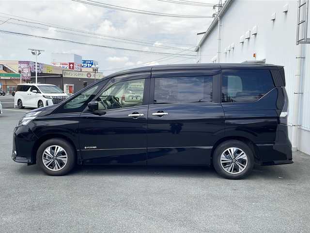 日産 セレナ e－パワー ハイウェイスター V 三重県 2019(令1)年 3.8万km ダイヤモンドブラック 純正ナビ/全周囲カメラ/クルーズコントロール/フリップダウンモニター/両側パワースライドドア/横滑り防止/ビルトインETC/ドライブレコーダー/LEDヘッドライト/オートライト/ウィンカーミラー/純正15インチアルミホイール/プッシュスタート/スマートキー/純正フロアマット/スペアキー/パーキングアシスト/電動格納ミラー/禁煙車/取扱説明書/保証書