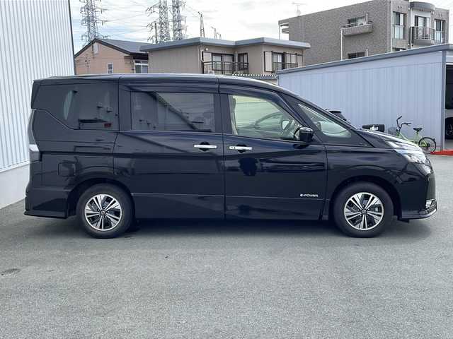日産 セレナ e－パワー ハイウェイスター V 三重県 2019(令1)年 3.8万km ダイヤモンドブラック 純正ナビ/全周囲カメラ/クルーズコントロール/フリップダウンモニター/両側パワースライドドア/横滑り防止/ビルトインETC/ドライブレコーダー/LEDヘッドライト/オートライト/ウィンカーミラー/純正15インチアルミホイール/プッシュスタート/スマートキー/純正フロアマット/スペアキー/パーキングアシスト/電動格納ミラー/禁煙車/取扱説明書/保証書