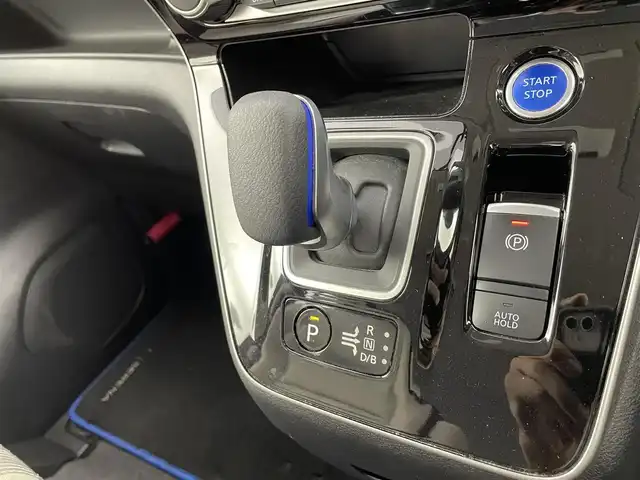 日産 セレナ e－パワー ハイウェイスター V 大阪府 2019(令1)年 3.8万km ダイヤモンドブラック プロパイロット/エマージェンシーブレーキ/フリップダウンモニター/純正メモリナビ/　　CD/DVD/BT/フルセグTV/アラウンドビューモニター/両側パワースライドドア/LEDオートライト/フォグランプ/純正15インチアルミホイール/車線逸脱防止支援システム/車線逸脱警報/オートブレーキホールド/コーナーセンサー/スマートキー/ビルトインETC
