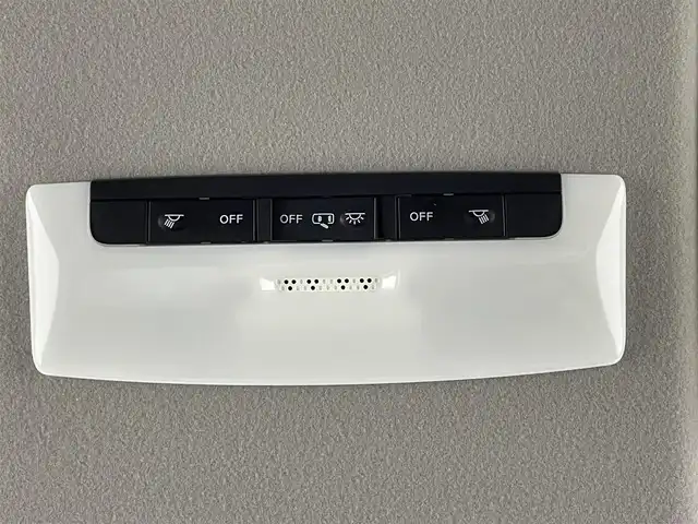 日産 セレナ e－パワー ハイウェイスター V 大阪府 2019(令1)年 3.8万km ダイヤモンドブラック プロパイロット/エマージェンシーブレーキ/フリップダウンモニター/純正メモリナビ/　　CD/DVD/BT/フルセグTV/アラウンドビューモニター/両側パワースライドドア/LEDオートライト/フォグランプ/純正15インチアルミホイール/車線逸脱防止支援システム/車線逸脱警報/オートブレーキホールド/コーナーセンサー/スマートキー/ビルトインETC