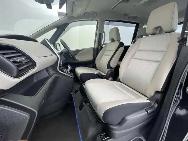 日産 セレナ e－パワー ハイウェイスター V 大阪府 2019(令1)年 3.8万km ダイヤモンドブラック プロパイロット/エマージェンシーブレーキ/フリップダウンモニター/純正メモリナビ/　　CD/DVD/BT/フルセグTV/アラウンドビューモニター/両側パワースライドドア/LEDオートライト/フォグランプ/純正15インチアルミホイール/車線逸脱防止支援システム/車線逸脱警報/オートブレーキホールド/コーナーセンサー/スマートキー/ビルトインETC