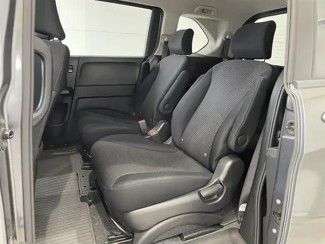 ホンダ フリード ハイブリット ジャストセレクション 沖縄県 2013(平25)年 6.4万km ポリッシュドメタルメタリック (株)IDOMが運営する【じしゃロンコザ店】の自社ローン専用車両になりますこちらは現金またはオートローンご利用時の価格です。自社ローンご希望の方は別途その旨お申付け下さい/・純正ナビ/・バックカメラ/・Ｂｌｕｅｔｏｏｔｈ接続/・ＤＶＤ再生/・ＴＶ/・片側パワースライドドア/・スマートキー/・ETC/・クルーズコントロール/・純正フロアマット/・オートライト