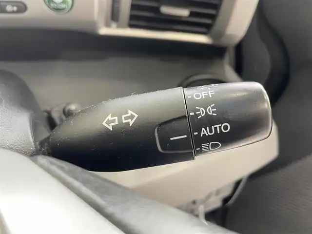 ホンダ フリード ハイブリット ジャストセレクション 沖縄県 2013(平25)年 6.4万km ポリッシュドメタルメタリック (株)IDOMが運営する【じしゃロンコザ店】の自社ローン専用車両になりますこちらは現金またはオートローンご利用時の価格です。自社ローンご希望の方は別途その旨お申付け下さい/・純正ナビ/・バックカメラ/・Ｂｌｕｅｔｏｏｔｈ接続/・ＤＶＤ再生/・ＴＶ/・片側パワースライドドア/・スマートキー/・ETC/・クルーズコントロール/・純正フロアマット/・オートライト
