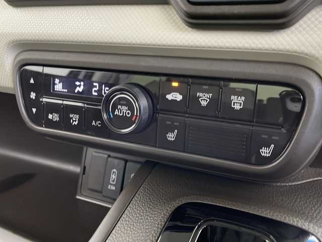 ホンダ Ｎ ＢＯＸ L 千葉県 2022(令4)年 5万km ルナシルバーM ホンダセンシング/・衝突軽減ブレーキ/・誤発進抑制機能/・歩行者事故低減ステアリング/・路外逸脱抑制機能/・渋滞追従機能付きアダクティブクルーズコントロール/・車線維持支援システム/・先行車発進お知らせ機能/・後方誤発進抑制機能/・オートハイビーム/コーナーセンサー/片側パワースライドドア/社外ECLIPSEナビ/・Bluetooth/ラジオ/AUX/バックカメラ/LEDオートヘッドライト/LEDフォグランプ/ヘッドライトレベライザー/シートヒーター/ETC/電動パーキングブレーキ/オートブレーキホールド/純正14インチアルミホイール/ステアリングスイッチ/オートエアコン/プッシュスタート/スマートキー/禁煙車
