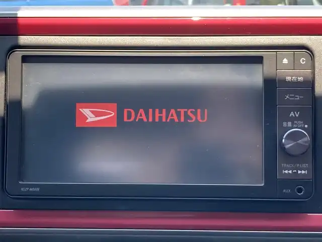 ダイハツ ブーン シルク 静岡県 2016(平28)年 3.9万km ダークエメラルドマイカ 純正ディーラーオプションナビ(NSZP-W66DE)/　AM FM CD DVD Bluetooth USB/LEDオートヘッドランプ/スマートキー2本/プッシュスタート/アイドリングストップ/純正フロアマット/ベンチシート/シートベルトリマインダー/エマージェンシーストップシグナル/電動格納機能付ウインカーミラー/フルセグTV/ETC/前方ドライブレコーダー