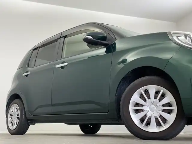 ダイハツ ブーン シルク 新潟県 2016(平28)年 3.9万km ダークエメラルドマイカ 純正ディーラーオプションナビ(NSZP-W66DE)/AM FM CD DVD Bluetooth USB/LEDオートライト/スマートキー2本/プッシュスタート/アイドリングストップ/純正フロアマット/ベンチシート/シートベルトリマインダー/エマージェンシーストップシグナル/電動格納機能付ウインカーミラー/フルセグTV/ETC/前方ドライブレコーダー