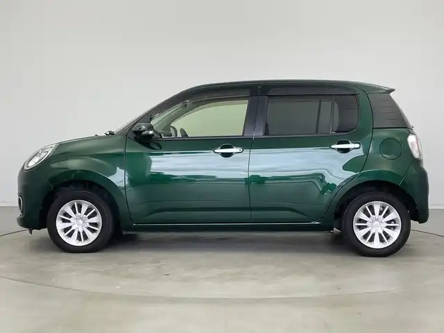 ダイハツ ブーン シルク 新潟県 2016(平28)年 3.9万km ダークエメラルドマイカ 純正ディーラーオプションナビ(NSZP-W66DE)/AM FM CD DVD Bluetooth USB/LEDオートライト/スマートキー2本/プッシュスタート/アイドリングストップ/純正フロアマット/ベンチシート/シートベルトリマインダー/エマージェンシーストップシグナル/電動格納機能付ウインカーミラー/フルセグTV/ETC/前方ドライブレコーダー