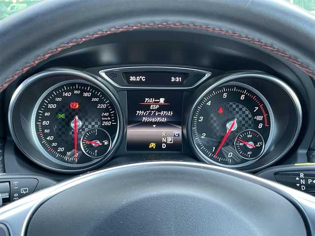 メルセデス・ベンツ Ａ１８０ AMG スタイル 香川県 2017(平29)年 3.9万km カバンサイトブルー 登録時走行距離：38527km/メーカー純正ナビ/　CD DVD /バックカメラ/大型パノラマガラスルーフ/衝突被害軽減装置/クルーズコントロール/クリアランスソナー/ブラインドスポットモニター/横滑り防止装置/アイドリングストップ/電子パーキングブレーキ/LEDヘッドライト/オートライト/リアフォグ/ハーフレザーシート/シートヒーター/パワーシート/シートメモリ/革巻きステアリング/ステアリングスイッチ/パドルシフト/アルミペダル/プッシュスタート/スマートキー/スペアキー