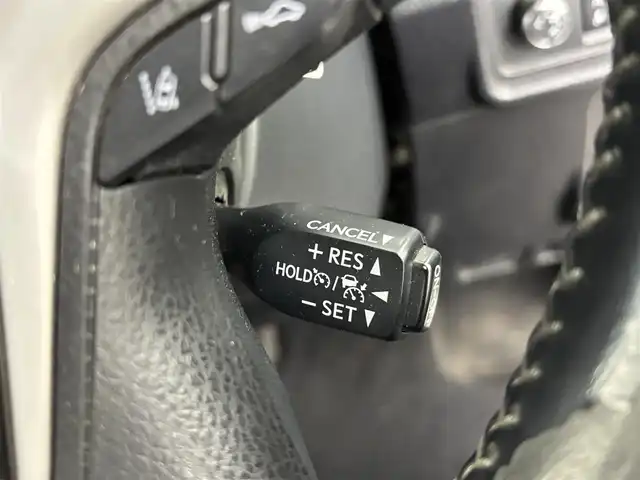 トヨタ ランドクルーザー プラド TX Lパッケージ 埼玉県 2018(平30)年 3.8万km ホワイトパールクリスタルシャイン 純正エアロ/サンルーフ　/純正ナビ　/(フルセグ/AM/FM/Bluetooth)　/ビルトインＥＴＣ　/バックカメラ　/前方ドライブレコーダー　/純正フロアマット　/シートヒーター(Ｄ＋Ｎ席)/エアシート(Ｄ＋Ｎ席)/パワーシート(Ｄ＋Ｎ席)　/純正ＡＷ１９インチ/レーンディパーチャーアラート/プリクラッシュセーフティ