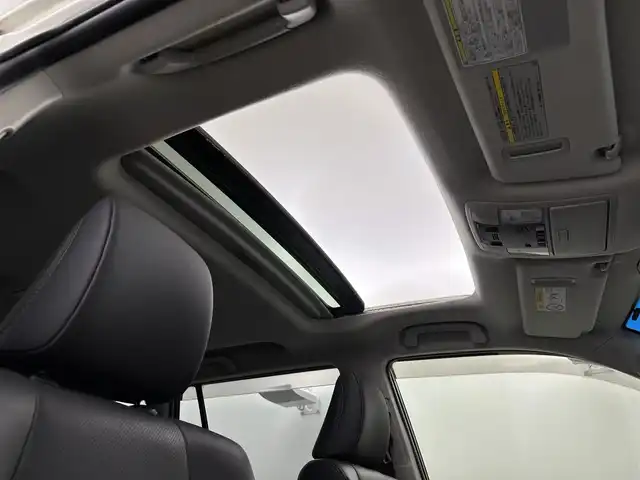 トヨタ ランドクルーザー プラド TX Lパッケージ 埼玉県 2018(平30)年 3.8万km ホワイトパールクリスタルシャイン 純正エアロ/サンルーフ　/純正ナビ　/(フルセグ/AM/FM/Bluetooth)　/ビルトインＥＴＣ　/バックカメラ　/前方ドライブレコーダー　/純正フロアマット　/シートヒーター(Ｄ＋Ｎ席)/エアシート(Ｄ＋Ｎ席)/パワーシート(Ｄ＋Ｎ席)　/純正ＡＷ１９インチ/レーンディパーチャーアラート/プリクラッシュセーフティ