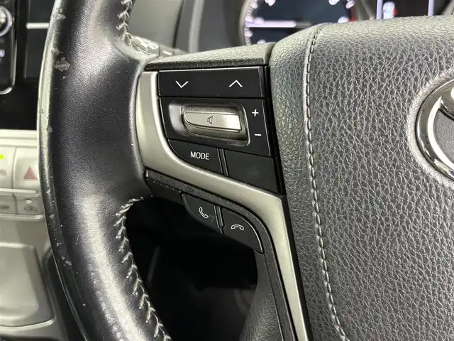 トヨタ ランドクルーザー プラド TX Lパッケージ 埼玉県 2018(平30)年 3.8万km ホワイトパールクリスタルシャイン 純正エアロ/サンルーフ　/純正ナビ　/(フルセグ/AM/FM/Bluetooth)　/ビルトインＥＴＣ　/バックカメラ　/前方ドライブレコーダー　/純正フロアマット　/シートヒーター(Ｄ＋Ｎ席)/エアシート(Ｄ＋Ｎ席)/パワーシート(Ｄ＋Ｎ席)　/純正ＡＷ１９インチ/レーンディパーチャーアラート/プリクラッシュセーフティ