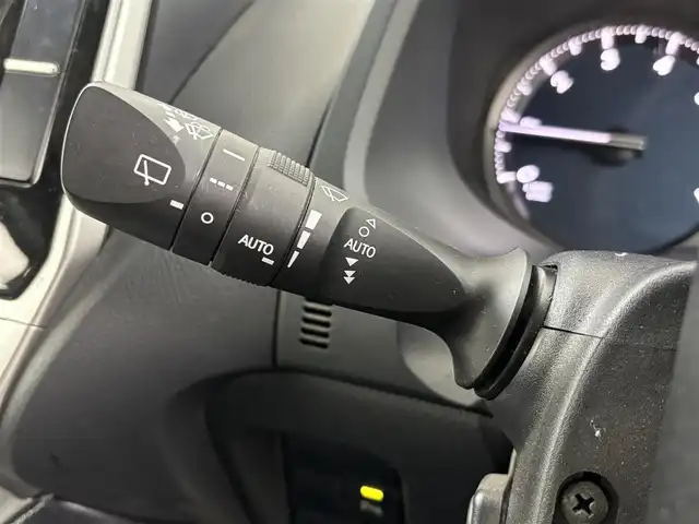 トヨタ ランドクルーザー プラド TX Lパッケージ 埼玉県 2018(平30)年 3.8万km ホワイトパールクリスタルシャイン 純正エアロ/サンルーフ　/純正ナビ　/(フルセグ/AM/FM/Bluetooth)　/ビルトインＥＴＣ　/バックカメラ　/前方ドライブレコーダー　/純正フロアマット　/シートヒーター(Ｄ＋Ｎ席)/エアシート(Ｄ＋Ｎ席)/パワーシート(Ｄ＋Ｎ席)　/純正ＡＷ１９インチ/レーンディパーチャーアラート/プリクラッシュセーフティ