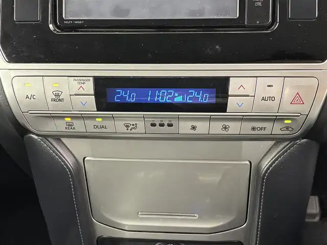 トヨタ ランドクルーザー プラド TX Lパッケージ 埼玉県 2018(平30)年 3.8万km ホワイトパールクリスタルシャイン 純正エアロ/サンルーフ　/純正ナビ　/(フルセグ/AM/FM/Bluetooth)　/ビルトインＥＴＣ　/バックカメラ　/前方ドライブレコーダー　/純正フロアマット　/シートヒーター(Ｄ＋Ｎ席)/エアシート(Ｄ＋Ｎ席)/パワーシート(Ｄ＋Ｎ席)　/純正ＡＷ１９インチ/レーンディパーチャーアラート/プリクラッシュセーフティ