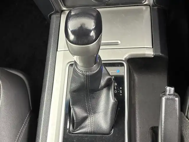 トヨタ ランドクルーザー プラド TX Lパッケージ 埼玉県 2018(平30)年 3.8万km ホワイトパールクリスタルシャイン 純正エアロ/サンルーフ　/純正ナビ　/(フルセグ/AM/FM/Bluetooth)　/ビルトインＥＴＣ　/バックカメラ　/前方ドライブレコーダー　/純正フロアマット　/シートヒーター(Ｄ＋Ｎ席)/エアシート(Ｄ＋Ｎ席)/パワーシート(Ｄ＋Ｎ席)　/純正ＡＷ１９インチ/レーンディパーチャーアラート/プリクラッシュセーフティ