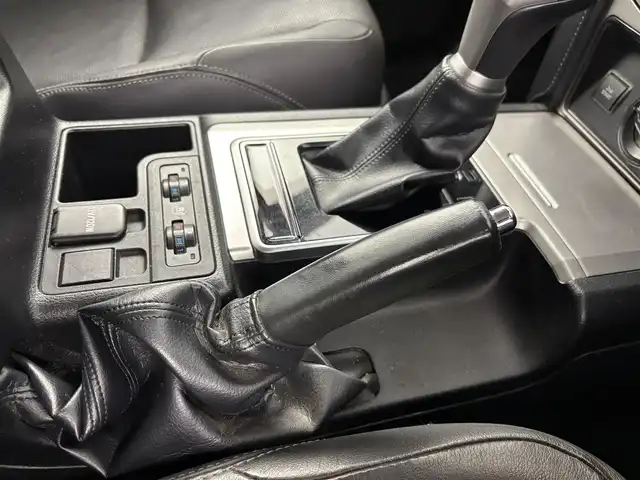 トヨタ ランドクルーザー プラド TX Lパッケージ 埼玉県 2018(平30)年 3.8万km ホワイトパールクリスタルシャイン 純正エアロ/サンルーフ　/純正ナビ　/(フルセグ/AM/FM/Bluetooth)　/ビルトインＥＴＣ　/バックカメラ　/前方ドライブレコーダー　/純正フロアマット　/シートヒーター(Ｄ＋Ｎ席)/エアシート(Ｄ＋Ｎ席)/パワーシート(Ｄ＋Ｎ席)　/純正ＡＷ１９インチ/レーンディパーチャーアラート/プリクラッシュセーフティ