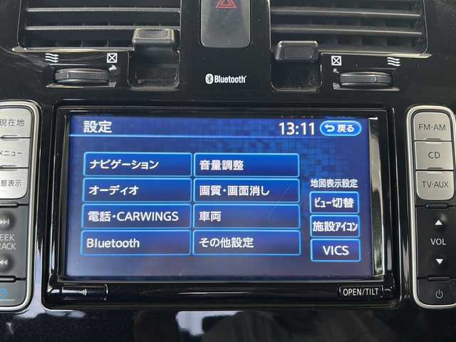 日産 リーフ X 千葉県 2015(平27)年 10.7万km ダークメタルグレー 国産EV車/純正SDナビ/エンジンスタートボタン/バックカメラ/BlueTooth接続/ステアリングスイッチ/LEDヘッドライト/ドライブレコーダー（型番:DRY-ST5000）/フルセグTV/iPod接続/スマートキー/スペアキー（１本）/純正アルミホイール/純正マット/ETC/オートライト/シートヒーター/エアシート/保証書/取扱説明書