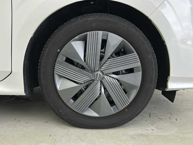 日産 ノート X FOUR 宮城県 2022(令4)年 4.4万km ピュアホワイトパール エマージェンシーブレーキ/車線逸脱警報/アダプティブヘッドライト/ソナー/社外7インチSDナビ/・BT.USB.AUX.SD.CD.DVD/バックカメラ/前席シートヒーター/ステアリングスイッチ/ステアリングヒーター/ETC/ドライブレコーダー（F）/プッシュスタート/スマートキー×2/電動パーキングブレーキ/横滑り防止装置/社外フロアマット/純正16インチホイルキャップ/ヘッドライト