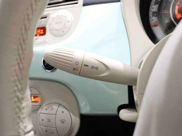 フィアット ５００ メンティーナ 静岡県 2015(平27)年 4.1万km LATTE MENTA ポータブルナビ(AVIC-MP33)/ワンセグTV/CD・AM・FM/ハーフレザーシート/純正ドラレコ/ガラスルーフ/ETC/純正15インチAW/スペアキー