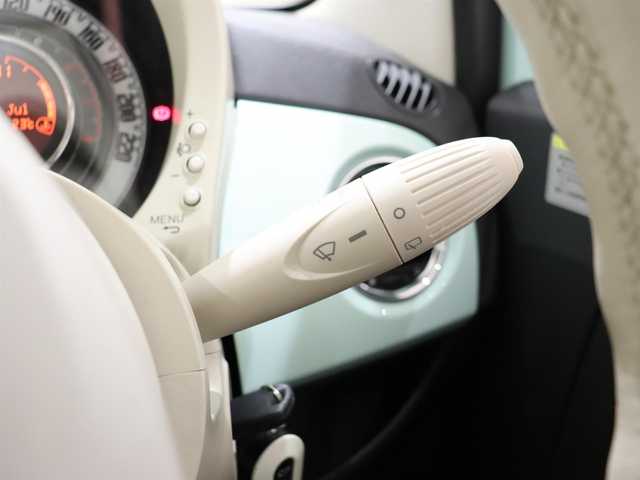 フィアット ５００ メンティーナ 静岡県 2015(平27)年 4.1万km LATTE MENTA ポータブルナビ(AVIC-MP33)/ワンセグTV/CD・AM・FM/ハーフレザーシート/純正ドラレコ/ガラスルーフ/ETC/純正15インチAW/スペアキー
