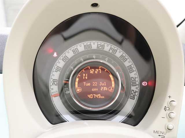 フィアット ５００ メンティーナ 静岡県 2015(平27)年 4.1万km LATTE MENTA ポータブルナビ(AVIC-MP33)/ワンセグTV/CD・AM・FM/ハーフレザーシート/純正ドラレコ/ガラスルーフ/ETC/純正15インチAW/スペアキー