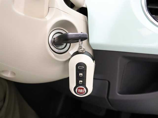 フィアット ５００ メンティーナ 静岡県 2015(平27)年 4.1万km LATTE MENTA ポータブルナビ(AVIC-MP33)/ワンセグTV/CD・AM・FM/ハーフレザーシート/純正ドラレコ/ガラスルーフ/ETC/純正15インチAW/スペアキー