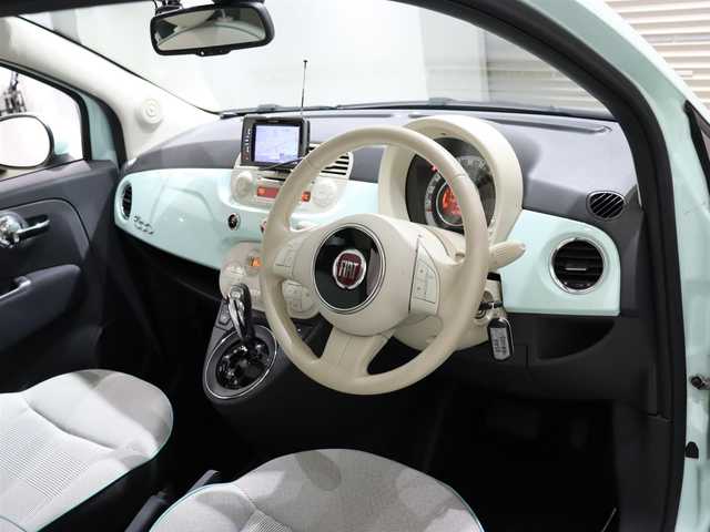 フィアット ５００ メンティーナ 静岡県 2015(平27)年 4.1万km LATTE MENTA ポータブルナビ(AVIC-MP33)/ワンセグTV/CD・AM・FM/ハーフレザーシート/純正ドラレコ/ガラスルーフ/ETC/純正15インチAW/スペアキー