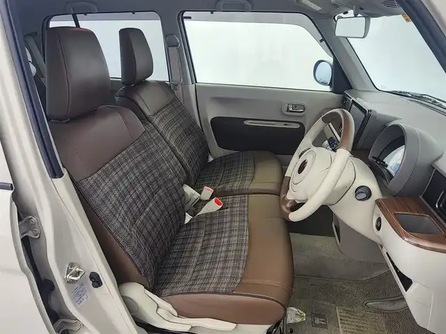 スズキ ラパン ＬＣ X 愛知県 2022(令4)年 1.1万km フォーンベージュM スズキデュアルセーフティーブレーキ/・衝突軽減ブレーキ/・横滑り防止装置/・コーナーセンサー　/・アラウンドビューモニター/純正8インチナビ　/フルセグTV/Bluetooth/シートヒーター（D/N）/USBポート×2/ステアリングリモコン/LEDヘッドライト/AAC