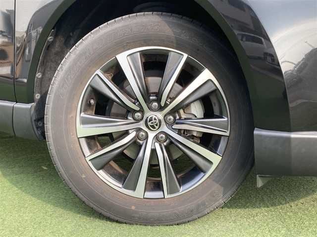 トヨタ ハリアー ハイブリッド G レザーパッケージ 香川県 2021(令3)年 3.5万km プレシャスブラックパール 登録時走行距離：34970km/メーカー純正ナビ/　BT接続/バックカメラ/プリクラッシュセーフティシステム/レーンキープアシスト/レーダークルーズコントロール/クリアランスソナー/オートハイビーム/LEDヘッドライト/オートライト/フォグランプ/デジタルインナーミラー/ビルトインETC/MTモード付AT/電子パーキングブレーキ/ブラックレザーシート/シートベンチレーション/パワーシート/シートメモリ/プッシュスタート/スマートキー/スペアキー