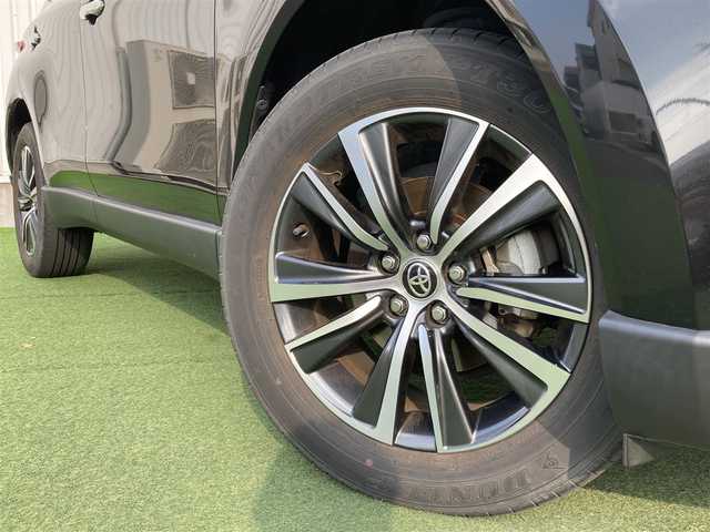 トヨタ ハリアー ハイブリッド G レザーパッケージ 香川県 2021(令3)年 3.5万km プレシャスブラックパール 登録時走行距離：34970km/メーカー純正ナビ/　BT接続/バックカメラ/プリクラッシュセーフティシステム/レーンキープアシスト/レーダークルーズコントロール/クリアランスソナー/オートハイビーム/LEDヘッドライト/オートライト/フォグランプ/デジタルインナーミラー/ビルトインETC/MTモード付AT/電子パーキングブレーキ/ブラックレザーシート/シートベンチレーション/パワーシート/シートメモリ/プッシュスタート/スマートキー/スペアキー