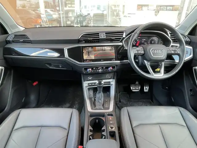 アウディ Ｑ３ 35TFSI アドバンスド 鹿児島県 2020(令2)年 3.6万km グレーＭ 禁煙車/純正ナビ/ワンセグ/レザーシート/前席パワーシート/シートヒーター/360°ビューモニターカメラ/バックカメラ/フロントカメラ/リアパワーテールゲート/純正フロアマット/純正18インチアルミホイール/前後ドライブレコーダー