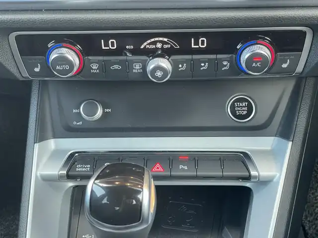アウディ Ｑ３ 35TFSI アドバンスド 鹿児島県 2020(令2)年 3.6万km グレーＭ 禁煙車/純正ナビ/ワンセグ/レザーシート/前席パワーシート/シートヒーター/360°ビューモニターカメラ/バックカメラ/フロントカメラ/リアパワーテールゲート/純正フロアマット/純正18インチアルミホイール/前後ドライブレコーダー