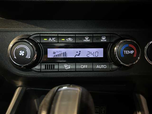 トヨタ ライズ Z 福岡県 2020(令2)年 6.3万km ブラックマイカメタリック 純正9型ディスプレイオーディオ(フルセグTV/BT)全方位モニタスマートアシストコーナーセンサーレーダークルコンETCシートヒーターUSB純正LEDヘッドライト純正アルミホイールプッシュスタートスマートキースペアキー