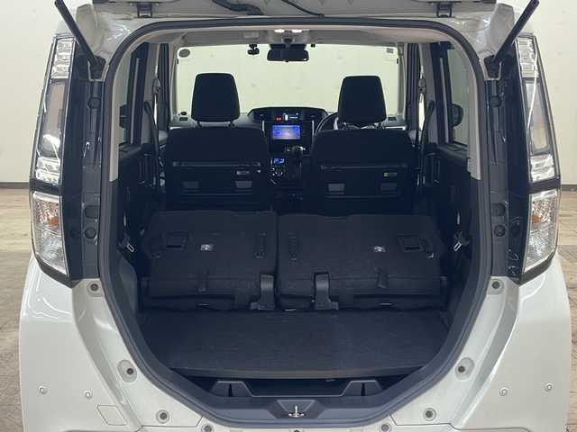 ダイハツ トール カスタムG リミテッド SAⅢ 道央・札幌 2019(平31)年 3.1万km パールホワイトⅢ /4WD//純正ナビ：NSZT-W69D/（CD/DVD/BT/SD/ラジオ/フルセグ）//純正エンジンスターター//寒冷地仕様//フロントワイパーデアイサー//両側パワースライドドア//ETC//衝突被害軽減システム//オートハイビーム//横滑り防止装置//アイドリングストップ//シートヒーター（運転席、助手席）//オートライト//フォグライト//社外ドライブレコーダー//社外AW冬タイヤ積み込み//電動格納ミラー//スペアキー1本