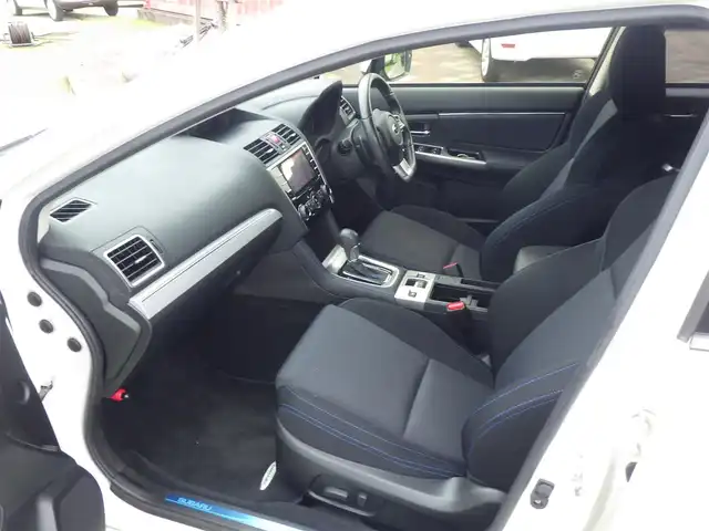 スバル レヴォーグ 1．6GT－S アイサイト 千葉県 2015(平27)年 5.1万km クリスタルホワイトP アイサイト/SIドライブ/レーダークルーズコントロール/純正SDナビ/地デジTV/【DVD/CD再生機能　Bluetooth接続】/バックカメラ/革巻きステアリング/パドルシフト/ETC/LEDヘッドライト/フォグライト/ウインカーミラー/純正18インチアルミホイル/サイド/カーテンエアバッグ/キーレスアクセス