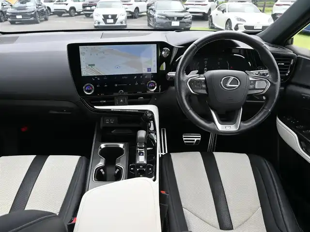 レクサス ＮＸ 350h Fスポーツ 千葉県 2022(令4)年 3.8万km ホワイトノーヴァガラスフレーク Lexus Safety System+/・プリクラッシュセーフティ/・レーンディパーチャーアラート/・オートハイビーム/・レーダークルーズコントロール/・ブラインドスポットモニター/ヘッドアップディスプレイ/デジタルインナーミラー/ムーンルーフ/純正コネクティッドナビ/地デジTV/【Bluetooth接続】/パノラミックビューモニター/コンビレザーシート/前席パワーシート/エアシート/シートヒーター/革巻きステアリング/ステアリングスイッチ/パドルシフト/ETC（2.0）/3眼LEDヘッドライト/フォグライト/ウインカーミラー/クリアランスソナー/純正20インチアルミホイル/サイド/カーテン/ニーエアバッグ/スマートキー
