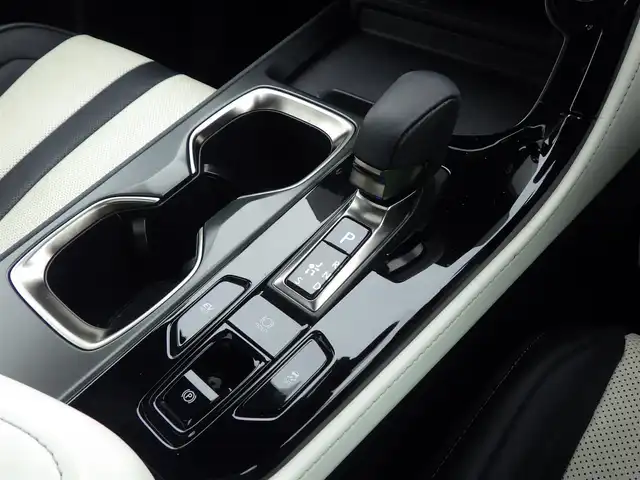 レクサス ＮＸ 350h Fスポーツ 千葉県 2022(令4)年 3.8万km ホワイトノーヴァガラスフレーク Lexus Safety System+/・プリクラッシュセーフティ/・レーンディパーチャーアラート/・オートハイビーム/・レーダークルーズコントロール/・ブラインドスポットモニター/ヘッドアップディスプレイ/デジタルインナーミラー/ムーンルーフ/純正コネクティッドナビ/地デジTV/【Bluetooth接続】/パノラミックビューモニター/コンビレザーシート/前席パワーシート/エアシート/シートヒーター/革巻きステアリング/ステアリングスイッチ/パドルシフト/ETC（2.0）/3眼LEDヘッドライト/フォグライト/ウインカーミラー/クリアランスソナー/純正20インチアルミホイル/サイド/カーテン/ニーエアバッグ/スマートキー