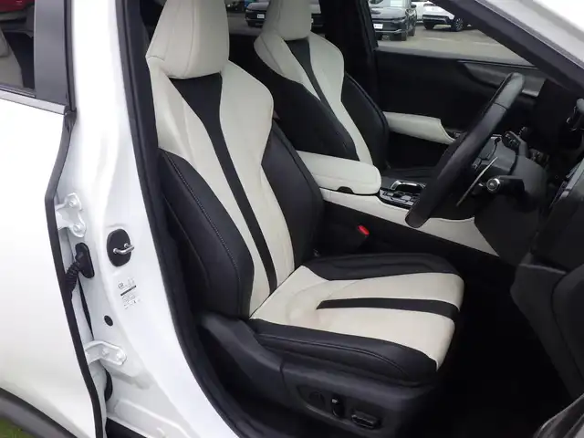 レクサス ＮＸ 350h Fスポーツ 千葉県 2022(令4)年 3.8万km ホワイトノーヴァガラスフレーク Lexus Safety System+/・プリクラッシュセーフティ/・レーンディパーチャーアラート/・オートハイビーム/・レーダークルーズコントロール/・ブラインドスポットモニター/ヘッドアップディスプレイ/デジタルインナーミラー/ムーンルーフ/純正コネクティッドナビ/地デジTV/【Bluetooth接続】/パノラミックビューモニター/コンビレザーシート/前席パワーシート/エアシート/シートヒーター/革巻きステアリング/ステアリングスイッチ/パドルシフト/ETC（2.0）/3眼LEDヘッドライト/フォグライト/ウインカーミラー/クリアランスソナー/純正20インチアルミホイル/サイド/カーテン/ニーエアバッグ/スマートキー