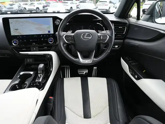 レクサス ＮＸ 350h Fスポーツ 千葉県 2022(令4)年 3.8万km ホワイトノーヴァガラスフレーク Lexus Safety System+/・プリクラッシュセーフティ/・レーンディパーチャーアラート/・オートハイビーム/・レーダークルーズコントロール/・ブラインドスポットモニター/ヘッドアップディスプレイ/デジタルインナーミラー/ムーンルーフ/純正コネクティッドナビ/地デジTV/【Bluetooth接続】/パノラミックビューモニター/コンビレザーシート/前席パワーシート/エアシート/シートヒーター/革巻きステアリング/ステアリングスイッチ/パドルシフト/ETC（2.0）/3眼LEDヘッドライト/フォグライト/ウインカーミラー/クリアランスソナー/純正20インチアルミホイル/サイド/カーテン/ニーエアバッグ/スマートキー