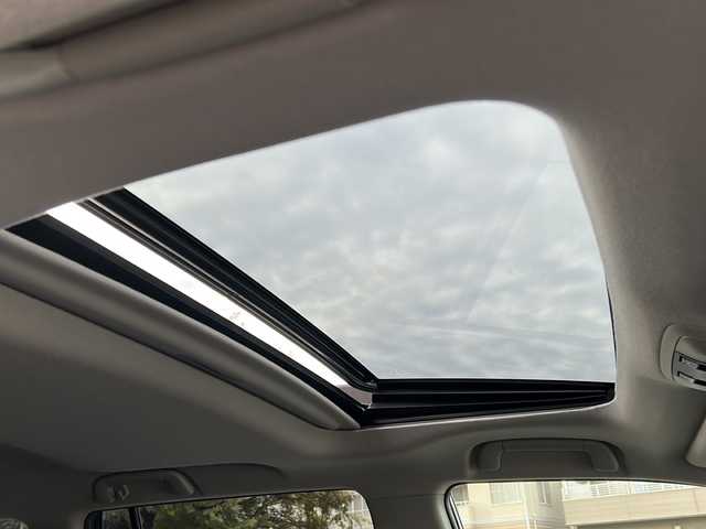 トヨタ ランドクルーザー プラド TX 埼玉県 2016(平28)年 6.4万km ブラック 純正ナビ /ETC　/バックカメラ /サンルーフ/LEDライト　/ルーフレール　/スマートキー/スペアキー１本/フォグランプ　/サイドステップ　/ステアリングスイッチ　/プッシュスタート　/電格ミラー　/オートライト　/フロアマット　/３列シート　/ISOFIX /ライトウォッシャー/TRC/パワーステアリング/パワーウィンドウ/保証書/取扱説明書