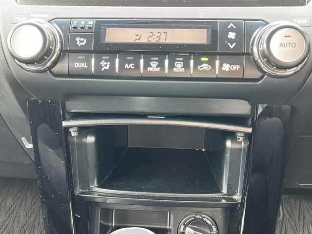 トヨタ ランドクルーザー プラド TX 埼玉県 2016(平28)年 6.4万km ブラック 純正ナビ /ETC　/バックカメラ /サンルーフ/LEDライト　/ルーフレール　/スマートキー/スペアキー１本/フォグランプ　/サイドステップ　/ステアリングスイッチ　/プッシュスタート　/電格ミラー　/オートライト　/フロアマット　/３列シート　/ISOFIX /ライトウォッシャー/TRC/パワーステアリング/パワーウィンドウ/保証書/取扱説明書