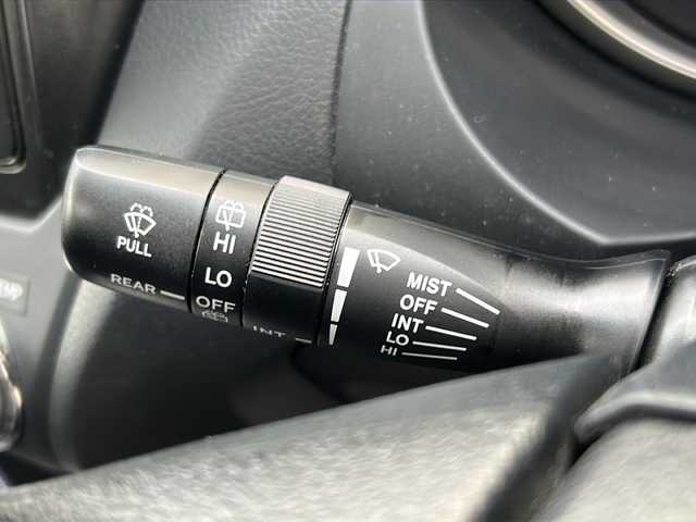 トヨタ ランドクルーザー プラド TX 埼玉県 2016(平28)年 6.4万km ブラック 純正ナビ /ETC　/バックカメラ /サンルーフ/LEDライト　/ルーフレール　/スマートキー/スペアキー１本/フォグランプ　/サイドステップ　/ステアリングスイッチ　/プッシュスタート　/電格ミラー　/オートライト　/フロアマット　/３列シート　/ISOFIX /ライトウォッシャー/TRC/パワーステアリング/パワーウィンドウ/保証書/取扱説明書