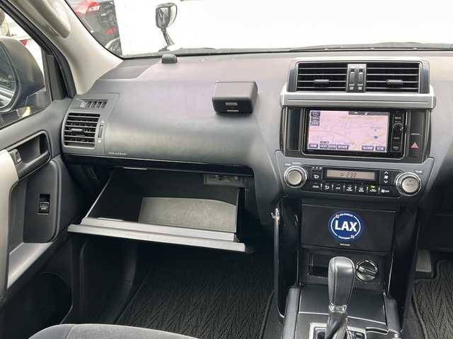 トヨタ ランドクルーザー プラド TX 埼玉県 2016(平28)年 6.4万km ブラック 純正ナビ /ETC　/バックカメラ /サンルーフ/LEDライト　/ルーフレール　/スマートキー/スペアキー１本/フォグランプ　/サイドステップ　/ステアリングスイッチ　/プッシュスタート　/電格ミラー　/オートライト　/フロアマット　/３列シート　/ISOFIX /ライトウォッシャー/TRC/パワーステアリング/パワーウィンドウ/保証書/取扱説明書