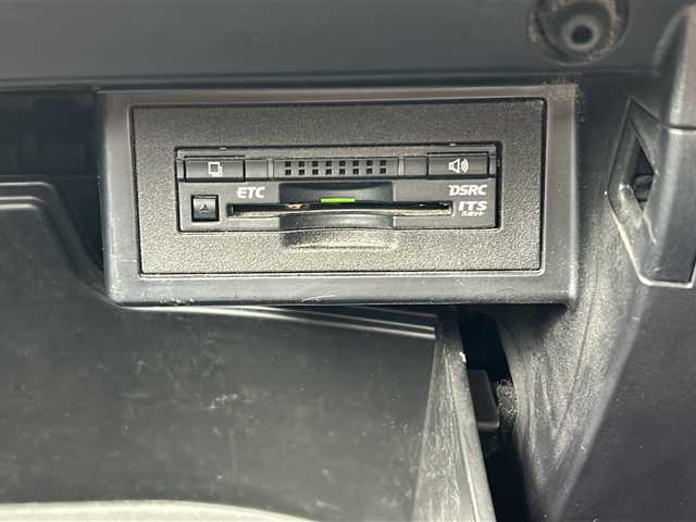 トヨタ ランドクルーザー プラド TX 埼玉県 2016(平28)年 6.4万km ブラック 純正ナビ /ETC　/バックカメラ /サンルーフ/LEDライト　/ルーフレール　/スマートキー/スペアキー１本/フォグランプ　/サイドステップ　/ステアリングスイッチ　/プッシュスタート　/電格ミラー　/オートライト　/フロアマット　/３列シート　/ISOFIX /ライトウォッシャー/TRC/パワーステアリング/パワーウィンドウ/保証書/取扱説明書