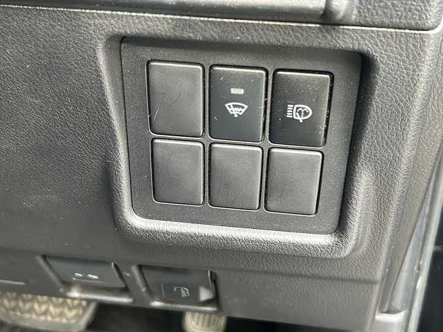 トヨタ ランドクルーザー プラド TX 埼玉県 2016(平28)年 6.4万km ブラック 純正ナビ /ETC　/バックカメラ /サンルーフ/LEDライト　/ルーフレール　/スマートキー/スペアキー１本/フォグランプ　/サイドステップ　/ステアリングスイッチ　/プッシュスタート　/電格ミラー　/オートライト　/フロアマット　/３列シート　/ISOFIX /ライトウォッシャー/TRC/パワーステアリング/パワーウィンドウ/保証書/取扱説明書