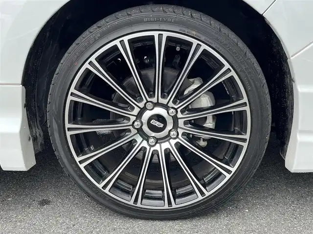 ホンダ ステップワゴン スパーダ eHEV 奈良県 2022(令4)年 2.7万km プラチナホワイトパール 無限フルエアロ/無限フロントグリル/純正ナビ（LXM-237VFNi)/（TV/BT/CD/DVD/AppleCarPlay/AndroidAuto)/純正10インチフリップダウンモニター（VM-221T）/レーダークルーズコントロール/バックカメラ/パドルシフト/ブラインドスポットモニター/前後コーナーセンサー/衝突軽減システム/レーンキープアシスト/両側パワースライドドア/パワーバックドア/ハーフレザーシート/前席シートヒーター/後席サンシェード/純正前方ドライブレコーダー/ETC/無限19インチＡＷ/スペアキーＸ１