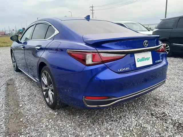 レクサス ＥＳ 300h Fスポーツ 福岡県 2019(平31)年 3.8万km ヒートブルーコントラストレイヤリング 〇ムーンルーフ/〇純正12.3インチハイブリッドナビゲーションシステム/〇フルセグTV/〇バックカメラ/〇ブラインドスポットモニター/〇ビルトインETC2.0/〇レーダークルーズコントロール/〇セーフティシステムプラス/〇3眼フルLEDヘッドランプ/〇デジタルインナーミラー/〇革巻きステアリングホイール/ステアリングヒーター/〇パドルシフト/〇合皮スポーツシート/シートヒーター/〇パワーシート/〇純正19インチアルミホイール/〇スマートエントリー/スタートシステム/〇アクセサリーソケット/〇禁煙車