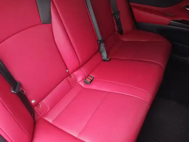 レクサス ＥＳ 300h Fスポーツ 福岡県 2019(平31)年 3.8万km ヒートブルーコントラストレイヤリング 〇ムーンルーフ/〇純正12.3インチハイブリッドナビゲーションシステム/〇フルセグTV/〇バックカメラ/〇ブラインドスポットモニター/〇ビルトインETC2.0/〇レーダークルーズコントロール/〇セーフティシステムプラス/〇3眼フルLEDヘッドランプ/〇デジタルインナーミラー/〇革巻きステアリングホイール/ステアリングヒーター/〇パドルシフト/〇合皮スポーツシート/シートヒーター/〇パワーシート/〇純正19インチアルミホイール/〇スマートエントリー/スタートシステム/〇アクセサリーソケット/〇禁煙車